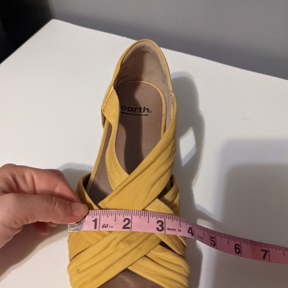 Earth Gemini Slip-on Wedge Sandals Yellow Leather Size 8.5 - Picture 10 of 10